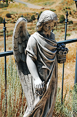 포토 JPG 해외이미지 기독교 종교 천사 사람없음 조각상 평화 슬픔 비석 묘사 기념물 천연기념물 추모 해외202004 해외포토 감정 컨셉 조형물 파일형식 이미지허브