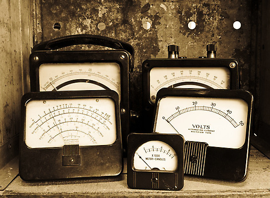 포토 JPG 해외이미지 사람없음 힘 수확 볼트 다이얼 계량기 옛날 제어 해외202004 해외포토 농업 공구 파일형식 이미지허브