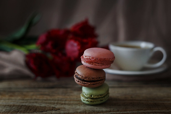 포토 JPG 해외이미지 전통 음식 백그라운드 디저트 사랑 사람없음 컬러풀 쿠키 케이크 빵집 흰색 달콤 맛 설탕 크림 질감 아몬드 마카롱 프랑스어 고립 마카로니 해외202004 해외포토 문자 감정 컬러 컨셉 상점 견과류 파스타면 파일형식 이미지허브