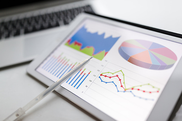 포토 JPG 해외이미지 종이 컨셉 비즈니스 통신 통계 탁자 모바일 그래프 직장 사람없음 금융 컴퓨터 사무실 알약 펜 디지털 스크린 자료 정보 흰색 업무 시장 주식 책상 보고서 문서 투자 전자 보여주기 마케팅 터치스크린 해외202004 해외포토 컬러 가구 회사 모션 경제 전자제품 필기구 약 작업 파일형식 이미지허브