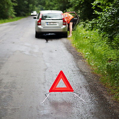 포토 JPG 해외이미지 여자 도로 자동차 모바일 세포 경고 한명 야외 옆모습 스마트폰 외침 재킷 손상 덮개 긴급 조끼 도움 오픈 고속도로 운전사 수리 휘발유 고장 서비스 만들기 타이어 탱크 가스 부름 문제 정비공 보닛 그만 길가 깨짐 해외202004 해외포토 직업 1 길 육상교통 뷰포인트 컨셉 교통시설 모션 사람 핸드폰 스마트기기 소리 외투 뚜껑 기술자 석유 파일형식 이미지허브