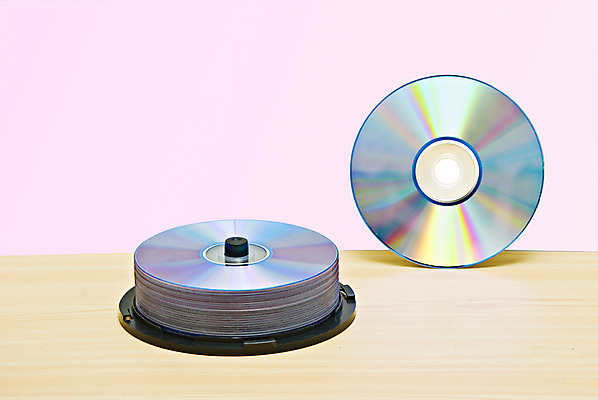 포토 JPG 해외이미지 음악 검은배경 사람없음 디지털 자료 정보 CD 보호 팩 수납 동영상 DVD 고립 지원 해외202004 해외포토 백그라운드 컨셉 문화예술 검은색 화장품 파일형식 이미지허브