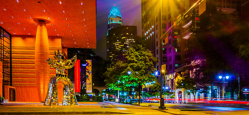 포토 JPG 해외이미지 도로 건축양식 아침 거리 사람없음 건물 파란색 일출 고층빌딩 도심 속도 뿌연 사방 전후 해외202004 해외포토 주간 건축물 건축 길 컬러 교통시설 빌딩 노을 도시 비교 파일형식 이미지허브
