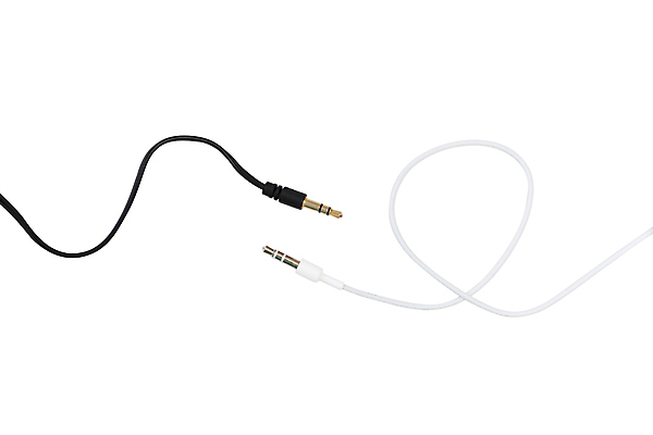 포토 JPG 해외이미지 사람없음 검은색 전선 흰색 플러그 자르기 전자 잭 고립 해외202004 해외포토 컬러 모션 파일형식 이미지허브