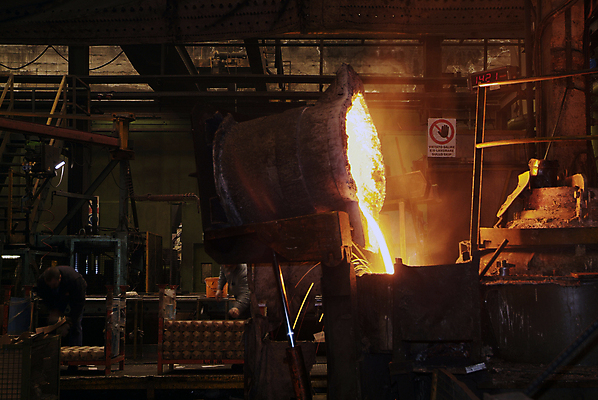 포토 JPG 해외이미지 산업 공장 불 사람없음 빛 금속 흐름 뜨거움 액체 작업실 철 퓨전 온도 무거움 주조 지옥 철강 해외202004 해외포토 자연요소 컨셉 공업 재질 무게 파일형식 이미지허브