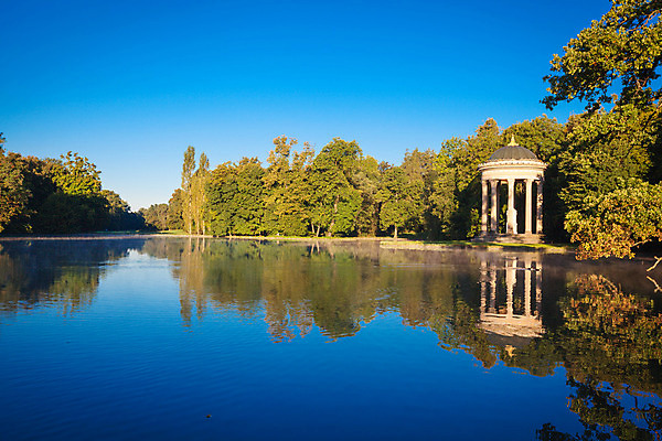 포토 JPG 해외이미지 유럽 여행 건축양식 자연 주택 독일 풍경 사람없음 야외 건물 물 반사 여행객 침묵 궁전 흰색 당구 뮌헨 바로크 바이에른 해외202004 해외포토 자연요소 건축물 건축 나라 컬러 고건축 사람 구기 소리 생태계 파일형식 이미지허브