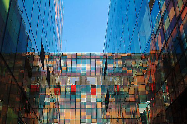 포토 JPG 해외이미지 건축물 디자인 전통문화 벽 백그라운드 패턴 오렌지 비즈니스 창문 자연 유리 하늘 추상 미술 사람없음 건물 빨간색 파란색 컬러풀 노란색 마을 투명 질감 베이징 해외202004 해외포토 전통 건축 문화 컬러 무늬 과일 재질 문화예술 중국 생태계 파일형식 이미지허브