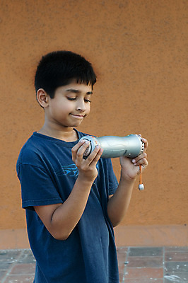 포토 JPG 해외이미지 백인 1 라이프스타일 응시 감정 어린이 남학생 놀이 한명 사람 소년 컴퓨터 청춘 노란색 게임 표현 잡기 시간 휴대용 사이버 흥분 열정 동영상 중독 위로 관리자 비디오게임 심각 가상 중독자 해외202004 해외포토 서양인 학생 시선 남자 컬러 컨셉 모션 생활 전자제품 오브젝트 파일형식 이미지허브