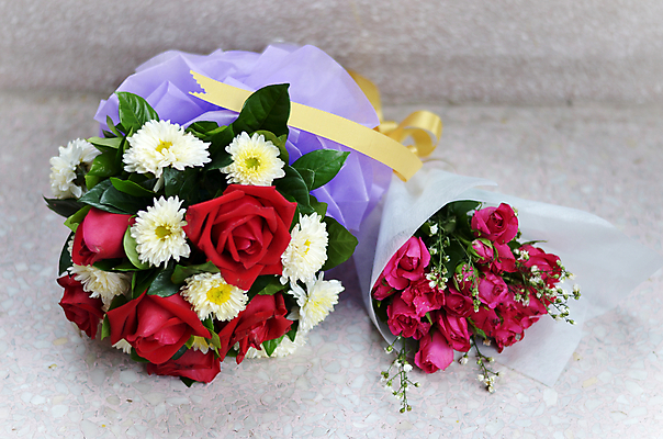 포토 JPG 해외이미지 꽃잎 꽃 꽃다발 결혼 꽃무늬 자연 발렌타인데이 선물 사랑 사람없음 빨간색 초록색 장미 벚꽃 신선 해외202004 해외포토 식물 감정 컬러 무늬 데이이벤트 이벤트 생태계 파일형식 이미지허브