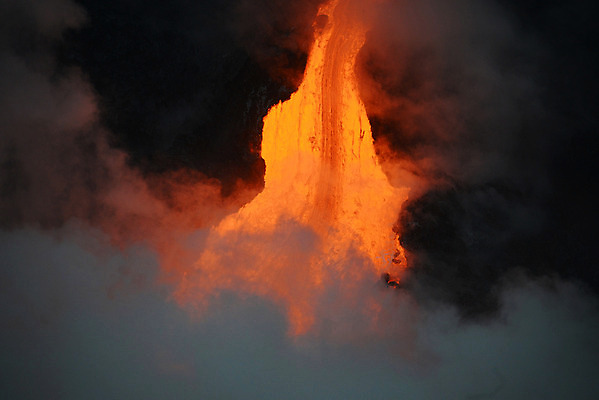 포토 JPG 해외이미지 바다 사람없음 야외 흐름 뜨거움 연기 위험 재해 화산 용암 화산섬 해외202004 해외포토 섬 컨셉 산 파일형식 이미지허브