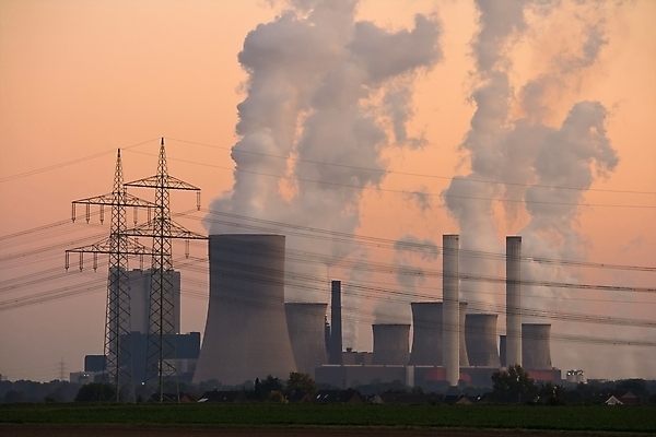 포토 JPG 해외이미지 산업 오렌지 주택 독일 굴뚝 사람없음 가로 환경 힘 회색 발전소 에너지 매연 타운 배기가스 해외202004 해외포토 유럽 컬러 과일 건물 도시 환경오염 파일형식 이미지허브