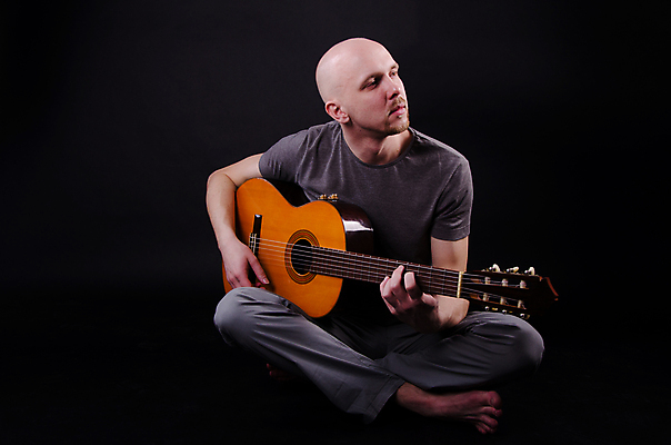 포토 JPG 해외이미지 모델 남자 별 음악 백그라운드 놀이 한명 사람 성인 빛 유행 금속 검은색 어둠 소리 콘서트 공연 연주자 음악가 흰색 기구 기타 청바지 표현 시원함 롤 기타리스트 그런지 뮤지컬 팝 플레이어 스타일 해외202004 해외포토 자연요소 직업 1 컬러 바지 재질 현악기 문화예술 이벤트 파일형식 이미지허브