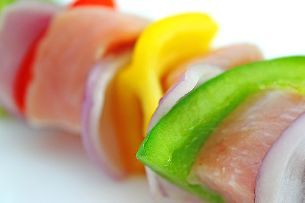 포토 JPG 해외이미지 접시 음식 백그라운드 채소 양파 건강 육류 요리 사람없음 빨간색 초록색 컬러풀 노란색 식당 식사 저녁식사 치킨 소고기 흰색 신선 뜨거움 맛 그릴 바비큐 자르기 먹기 준비 날것 후추 점심식사 고립 절임 피어싱 해로움 해외202004 해외포토 식기 컬러 컨셉 식재료 장신구 모션 주방용품 상점 향신료 닭고기요리 파일형식 이미지허브