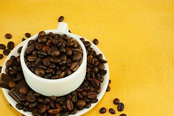 포토 JPG 해외이미지 전통 커피 음료 음식 콩 사탕 사람없음 컵 갈색 초콜릿 검은색 머그컵 흰색 달콤 굽기 컵받침 상쾌 아로마 카페인 카피스페이스 해외202004 해외포토 식기 감정 컬러 디저트 곡류 공백 맛 구이 받침대 파일형식 이미지허브