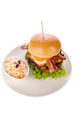 포토 JPG 해외이미지 접시 패스트푸드 실내 사람없음 햄버거 인스턴트 정크푸드 흰배경 베이컨 코우슬로 해외202004 해외포토 식기 음식 백그라운드 돼지고기 내부 샐러드 흰색 파일형식 이미지허브