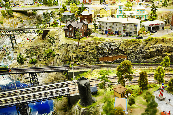 포토 JPG 해외이미지 교통시설 자동차 사람없음 장난감 미니어처 기차 도시 역 교차로 오브젝트 선로 해외202004 해외포토 길 육상교통 교통 대중교통 모형 시설 파일형식 이미지허브