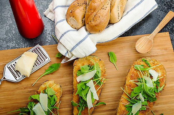 포토 JPG 해외이미지 접시 음식 빵 다이어트 토마토 채소 검은배경 가지 치즈 피자 건강 육류 요리 사람없음 파란색 식사 저녁식사 버섯 튀김 껍질 흰색 뜨거움 굽기 허브 가득함 메인 준비 유기농 체코 바질 점심식사 폭식 불가리아 채식주의자 해외202004 해외포토 식물 식기 웰빙 유럽 컬러 백그라운드 식재료 유제품 패스트푸드 서양음식 검은색 구이 채식 파일형식 남유럽 이미지허브