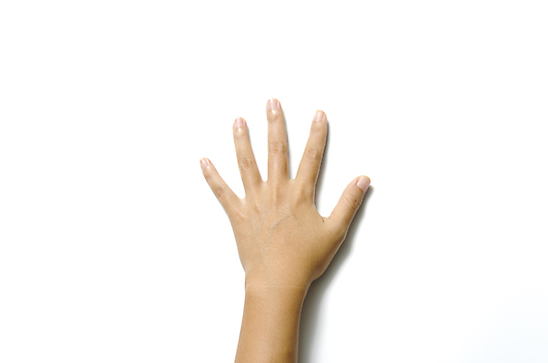 포토 JPG 해외이미지 손 실내 손짓 신체부위 손등 해외202004 해외포토 모션 사람 내부 파일형식 이미지허브