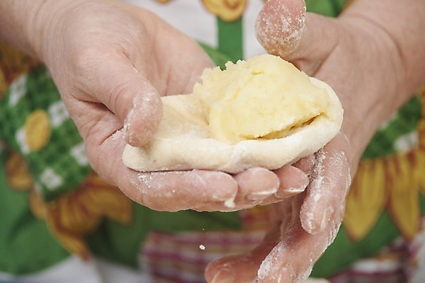 포토 JPG 해외이미지 전통 접시 문화 음식 백그라운드 채소 재료 부분 양파 치즈 감자 파슬리 건강 육류 어류 요리 사람없음 초록색 노란색 케이크 주방 식사 저녁식사 튀김 껍질 흰색 시골 신선 뜨거움 맛 굽기 허브 크림 준비 레시피 후추 점심식사 딜 채식주의자 핸드메이드 해외202004 해외포토 식물 식기 컬러 컨셉 식재료 디저트 유제품 수중동물 구이 향신료 채식 파일형식 이미지허브