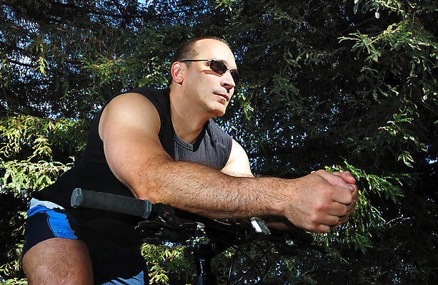 포토 JPG 해외이미지 라이프스타일 공원 남자 스포츠 포즈 백그라운드 모션 산 건강 한명 사람 야외 여름 운동 맑음 자전거 승차 연습 속도 순환 사이클링 추적 바이킹 해외202004 해외포토 1 계절 공공시설 날씨 생활 바이크 육상스포츠 파일형식 이미지허브