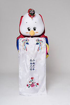 포토 JPG 스튜디오촬영 전신 여자 결혼 새해 실내 한명 서기 앞모습 30대 인사 닭띠 닭 한복 전통혼례 닭캐릭터 혼례복 닭머리 동물탈 인형탈 성인여자한명만 정유년 국내포토 1 한국전통 뷰포인트 동물캐릭터 모션 조류 사람 이벤트 내부 장년 십이지신 예절 전통의상 전통의례 탈 여자한명만 성인여자만 파일형식 2017년