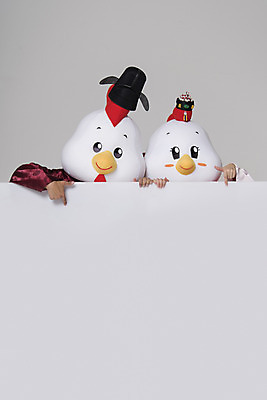 포토 JPG 스튜디오촬영 커플 여자 남자 결혼 새해 사각프레임 프레임 실내 손짓 상반신 두명 앞모습 30대 닭띠 닭 한복 전통혼례 닭캐릭터 혼례복 닭머리 동물탈 인형탈 성인만 정유년 국내포토 한국전통 뷰포인트 동물캐릭터 관계 모션 조류 사람 이벤트 내부 장년 사각형 십이지신 전통의상 전통의례 탈 파일형식 2017년