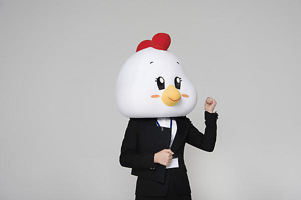 포토 JPG 스튜디오촬영 여자 새해 실내 한명 들기 정장 상반신 앞모습 30대 주먹 닭띠 닭 비즈니스우먼 닭캐릭터 결제서류 닭머리 동물탈 인형탈 성인여자한명만 정유년 국내포토 1 옷 뷰포인트 동물캐릭터 비즈니스 모션 조류 사람 내부 장년 십이지신 직장인 문서 탈 여자한명만 성인여자만 파일형식 2017년