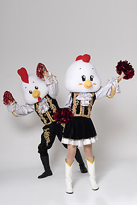 포토 JPG 스튜디오촬영 전신 여자 남자 응원 새해 실내 서기 두명 앞모습 30대 파이팅 닭띠 닭 닭캐릭터 치어리더 응원복 응원단 응원수술 닭머리 동물탈 응원단장 인형탈 성인만 정유년 국내포토 옷 뷰포인트 동물캐릭터 모션 조류 사람 내부 장년 응원용품 십이지신 탈 파일형식 2017년