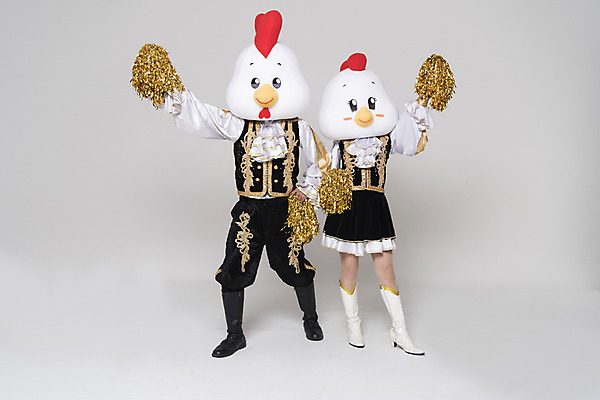 포토 JPG 스튜디오촬영 전신 여자 남자 응원 새해 실내 서기 두명 앞모습 30대 파이팅 닭띠 닭 닭캐릭터 치어리더 응원복 응원단 응원수술 닭머리 동물탈 응원단장 인형탈 성인만 정유년 국내포토 옷 뷰포인트 동물캐릭터 모션 조류 사람 내부 장년 응원용품 십이지신 탈 파일형식 2017년