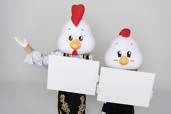 포토 JPG 스튜디오촬영 배너 여자 남자 응원 새해 사각프레임 광고판 알림판 실내 서기 들기 상반신 두명 앞모습 30대 파이팅 닭띠 닭 닭캐릭터 치어리더 응원복 응원단 닭머리 동물탈 응원단장 인형탈 성인만 정유년 국내포토 옷 뷰포인트 동물캐릭터 모션 조류 프레임 사람 내부 장년 사각형 십이지신 탈 판 파일형식 2017년