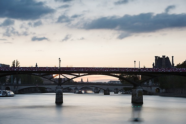 포토 JPG 주간 해외풍경 유럽풍경 하늘 풍경 사람없음 야외 노을 일몰 파리_프랑스 센강 가교 국내포토 자연요소 해외 건축물 유럽 강 프랑스 파일형식