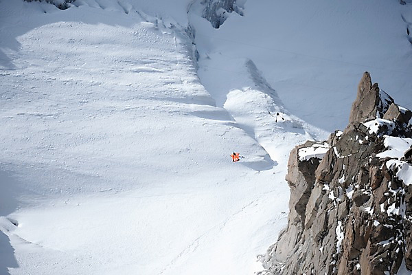 포토 JPG 주간 해외풍경 유럽풍경 풍경 야외 두명 프랑스 몽블랑 윙슈트 뛰어내리기 국내포토 자연요소 해외 유럽 모션 사람 익스트림스포츠 파일형식
