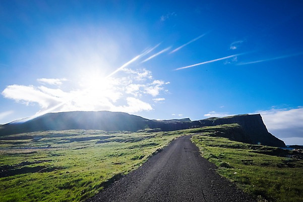 포토 JPG 주간 해외풍경 자연 하늘 풍경 초원 사람없음 야외 햇빛 맑음 아스팔트 페로제도 스위노이 국내포토 자연요소 해외 도로 섬 날씨 덴마크 태양 생태계 파일형식