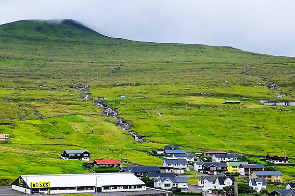 포토 JPG 주간 해외풍경 자연 주택 풍경 초원 사람없음 야외 페로제도 보가르섬 국내포토 자연요소 해외 섬 덴마크 건물 생태계 파일형식