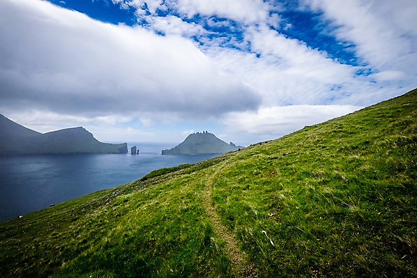 포토 JPG 주간 구름 해외풍경 섬 자연 하늘 풍경 초원 사람없음 야외 언덕 페로제도 보가르섬 국내포토 자연요소 해외 덴마크 생태계 파일형식