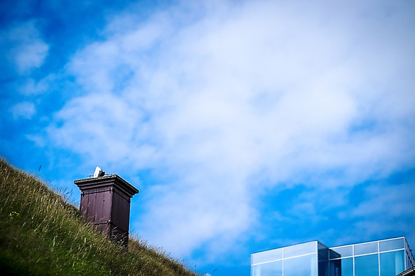 포토 JPG 주간 해외풍경 로우앵글 자연 하늘 굴뚝 풍경 사람없음 야외 맑음 페로제도 스트레이모이섬 국내포토 자연요소 해외 뷰포인트 섬 날씨 덴마크 생태계 파일형식