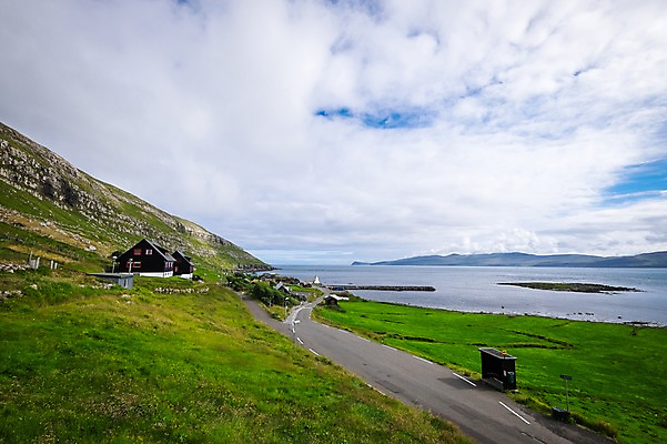 포토 JPG 주간 구름 해외풍경 자연 풍경 초원 사람없음 야외 포장도로 페로제도 스트레이모이섬 국내포토 자연요소 해외 도로 섬 덴마크 생태계 파일형식