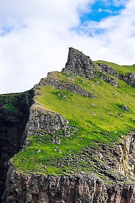 포토 JPG 주간 해외풍경 자연 하늘 풍경 사람없음 야외 맑음 풀 암벽 페로제도 보가르섬 국내포토 자연요소 해외 섬 날씨 덴마크 생태계 파일형식
