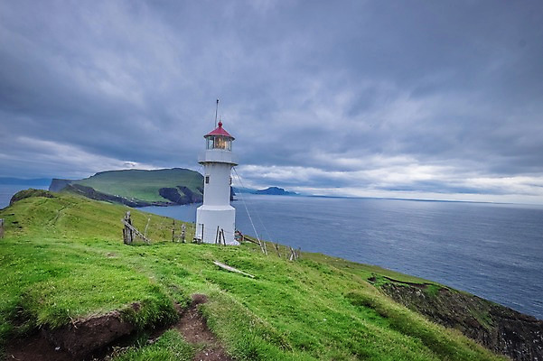 포토 JPG 주간 해외풍경 바다 자연 하늘 등대 풍경 사람없음 야외 흐림 페로제도 미키네스섬 국내포토 자연요소 해외 섬 날씨 덴마크 생태계 파일형식