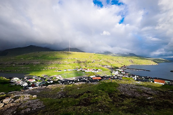 포토 JPG 주간 구름 해외풍경 자연 풍경 사람없음 야외 마을 페로제도 이스터로이섬 국내포토 자연요소 해외 섬 덴마크 생태계 파일형식