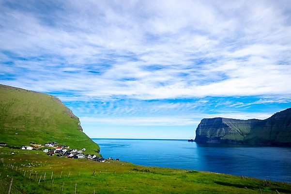 포토 JPG 주간 구름 해외풍경 바다 자연 하늘 풍경 초원 사람없음 야외 맑음 언덕 페로제도 보르도이섬 국내포토 자연요소 해외 섬 날씨 덴마크 생태계 파일형식