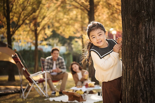 포토 JPG 주간 전신 공원 여자 남자 어린이 가족 엄마 텐트 서기 미소 앉기 소녀 상반신 성인 야외 앞모습 아웃포커스 세명 30대 소풍 화목 한국인 가을 가족라이프 아빠 캠핑장 즐거움 나무기둥 인천대공원 국내포토 자연요소 라이프스타일 계절 공공시설 감정 뷰포인트 컨셉 관계 모션 촬영기법 표정 캠핑도구 사람 동양인 장년 야외활동 캠핑 인천 파일형식 레저 한국 인종 생활 도구 시설 아시아 나라