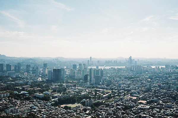 포토 JPG 주간 구름 하늘 서울 풍경 빌딩 사람없음 야외 도심 국내포토 자연요소 한국 건물 도시 파일형식