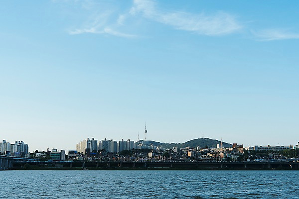 포토 JPG 주간 구름 하늘 서울 풍경 빌딩 사람없음 야외 도시 한강 남산타워 국내포토 자연요소 한국 건물 남산 랜드마크 파일형식