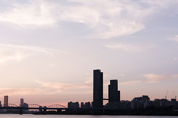 포토 JPG 주간 실루엣 풍경 빌딩 사람없음 야외 노을 다리 도시 한강 국내포토 자연요소 서울 촬영기법 건물 신체부위 랜드마크 파일형식