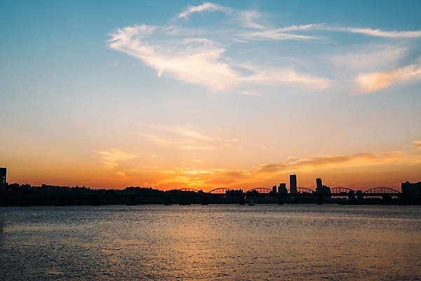 포토 JPG 주간 구름 실루엣 하늘 풍경 빌딩 사람없음 야외 노을 다리 도시 한강 국내포토 자연요소 서울 촬영기법 건물 신체부위 랜드마크 파일형식