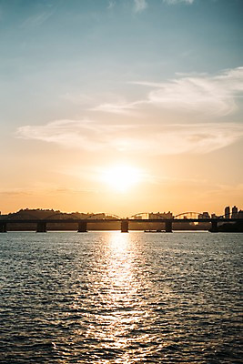 포토 JPG 주간 구름 실루엣 하늘 풍경 빌딩 사람없음 야외 태양 노을 다리 도시 한강 국내포토 자연요소 서울 촬영기법 건물 신체부위 랜드마크 파일형식