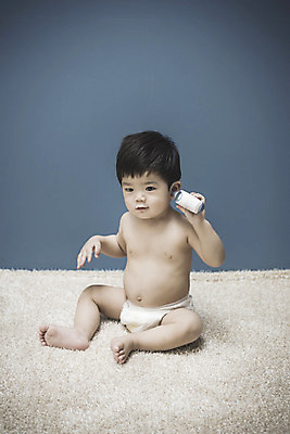 포토 JPG 전신 남자 실내 한명 앉기 앞모습 한국인 아기 체온계 귀체온계 남자아기한명만 국내포토 1 뷰포인트 모션 사람 동양인 내부 온도계 남자한명만 남자아기만 파일형식