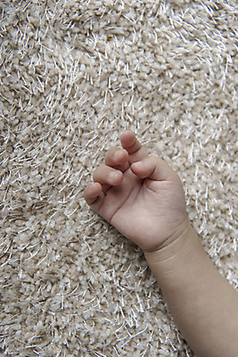 포토 JPG 손 여자 실내 한명 신체부위 눕기 한국인 아기 오른손 여자아기한명만 국내포토 1 모션 사람 동양인 내부 여자한명만 여자아기만 파일형식