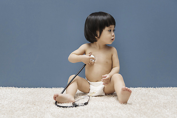 포토 JPG 전신 응시 여자 청진기 실내 한명 들기 앉기 옆모습 만지기 한국인 아기 기저귀 병원놀이 여자아기한명만 국내포토 1 시선 뷰포인트 의료기기 모션 놀이 사람 동양인 내부 아기용품 여자한명만 여자아기만 파일형식